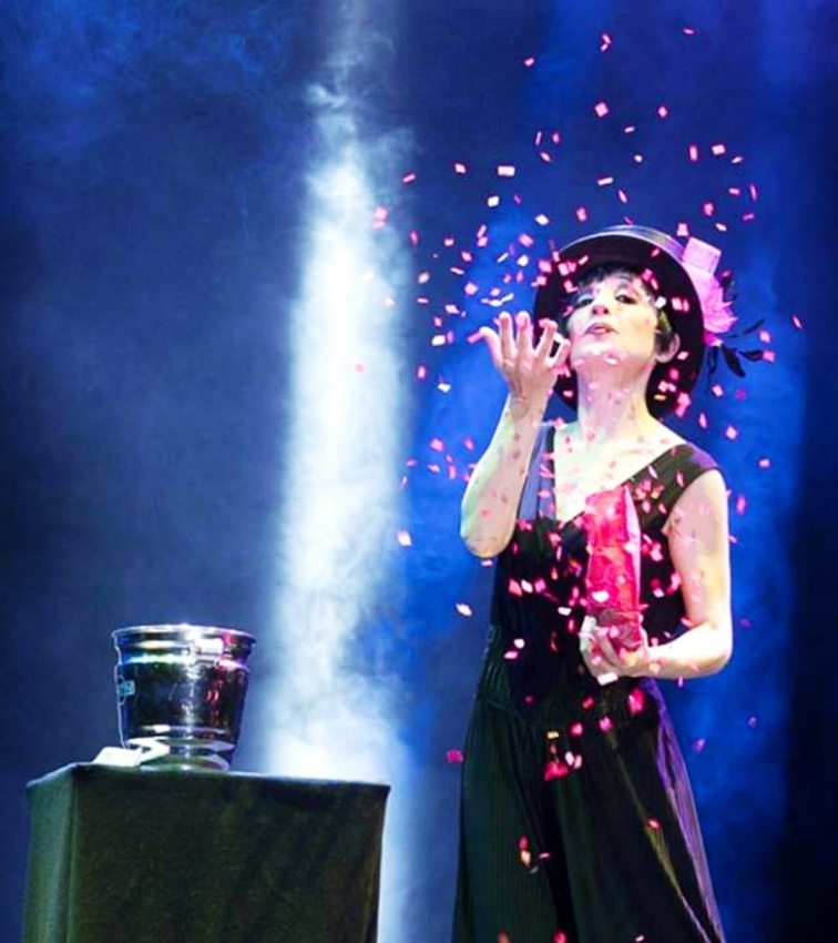 Silvana, maga teatral